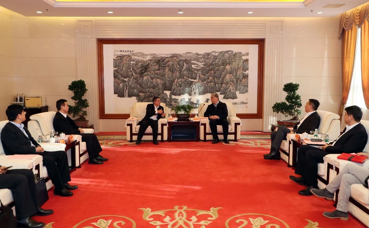 雷凡培會(huì)見中國船級社黨委副書記、總裁莫鑒輝一行
